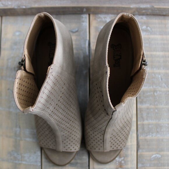 BRASH | Women's | 3"-4" Open-Toe Booties | Ankle Boots | Heels | Beige | Size 10 - Picture 3 of 13